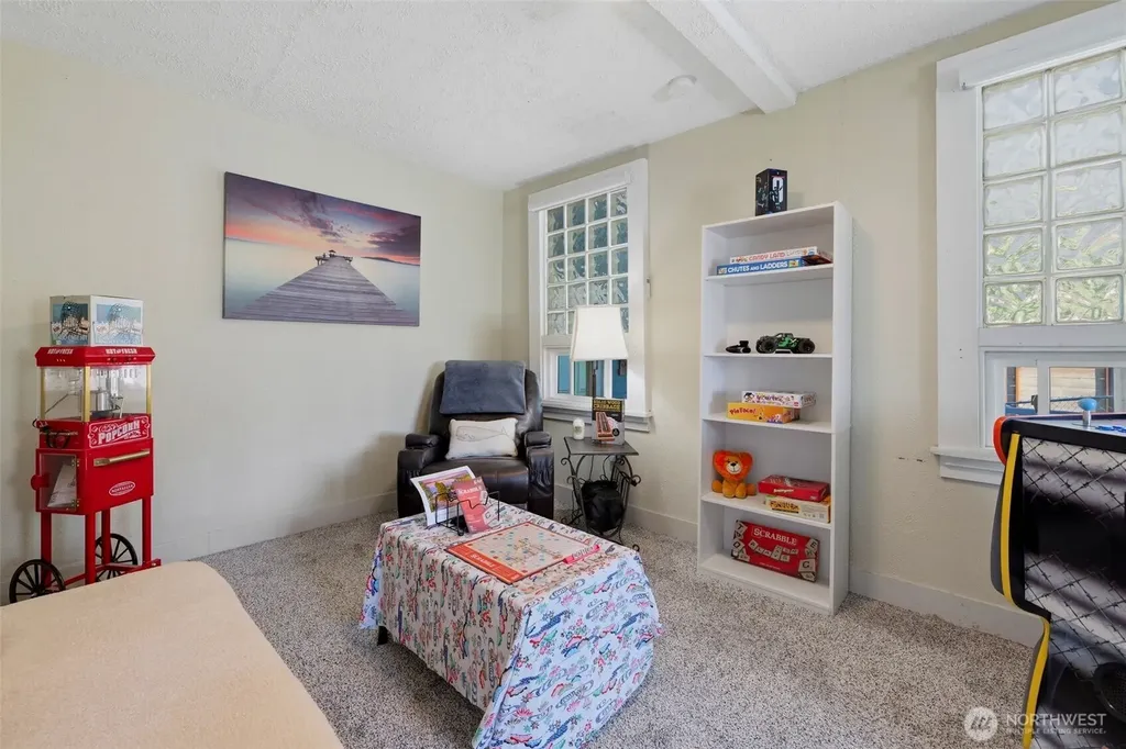 303 Puyallup Street Steilacoom WA 98388