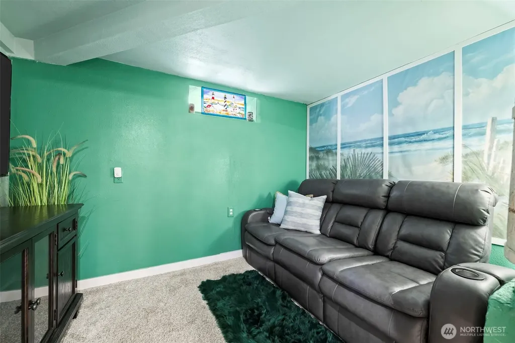 303 Puyallup Street Steilacoom WA 98388