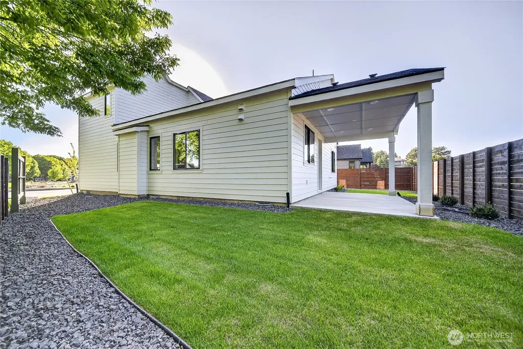 695 SE Quail Run College Place WA 99324