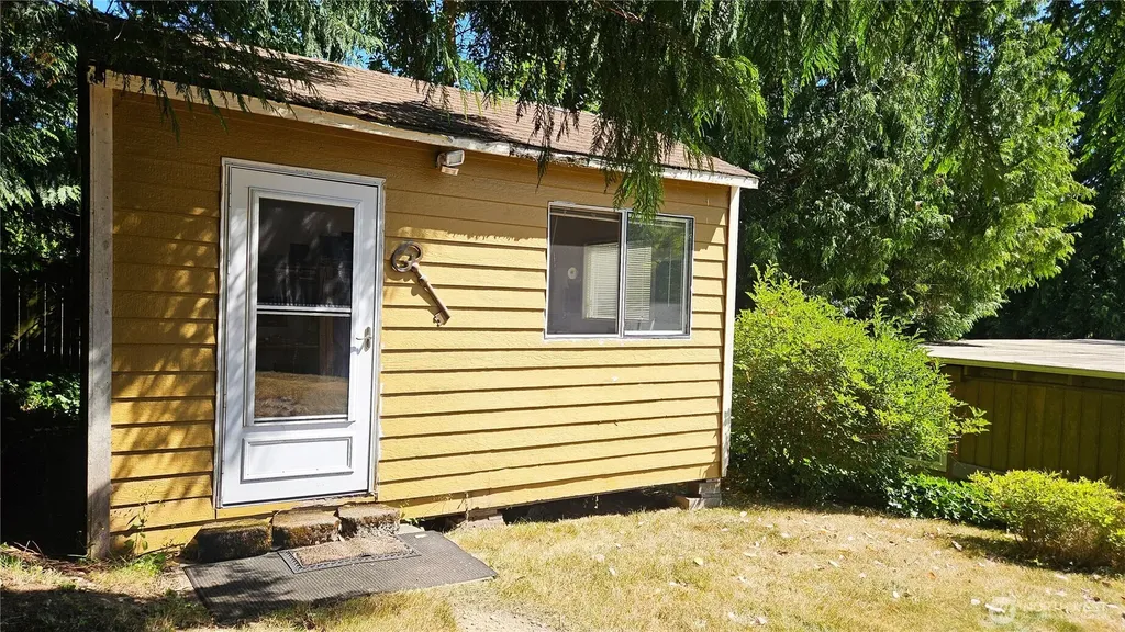 17017 10th Avenue NE Shoreline WA 98155