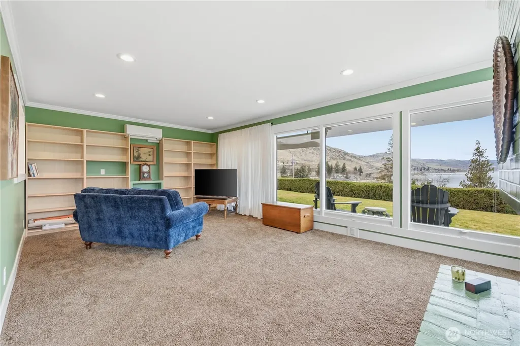 301 S 3rd Street Chelan WA 98816