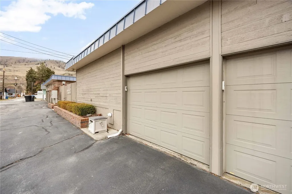 301 S 3rd Street Chelan WA 98816