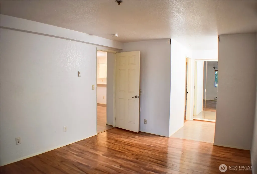 25120 98th Place S Kent WA 98030