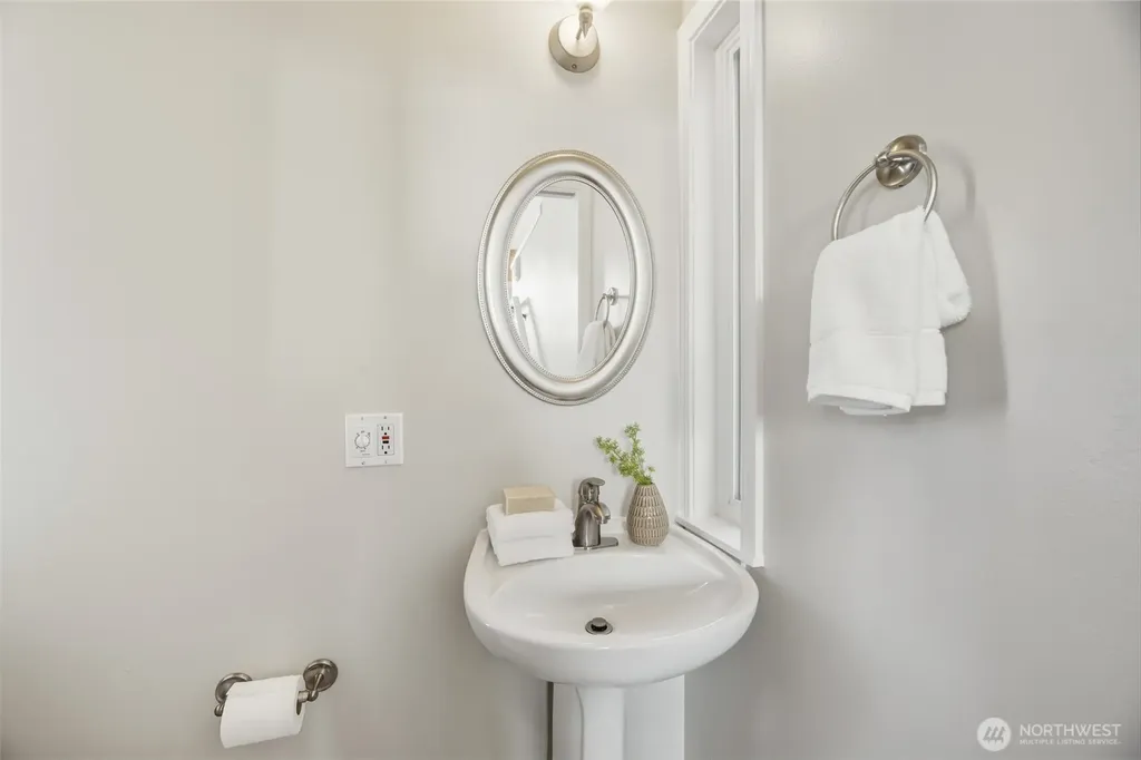 5064 Beach Drive SW Seattle WA 98136