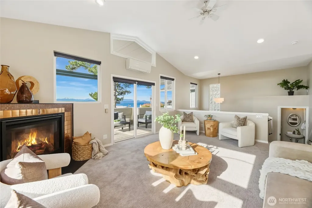 5064 Beach Drive SW Seattle WA 98136