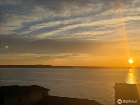 5064 Beach Drive SW Seattle WA 98136