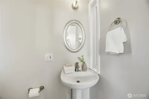 5064 Beach Drive SW Seattle WA 98136