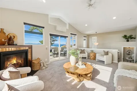 5064 Beach Drive SW Seattle WA 98136