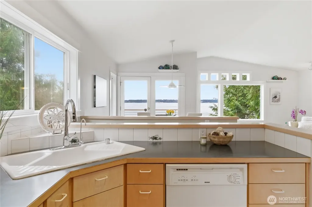 610 Tala Shore Drive Port Ludlow WA 98365