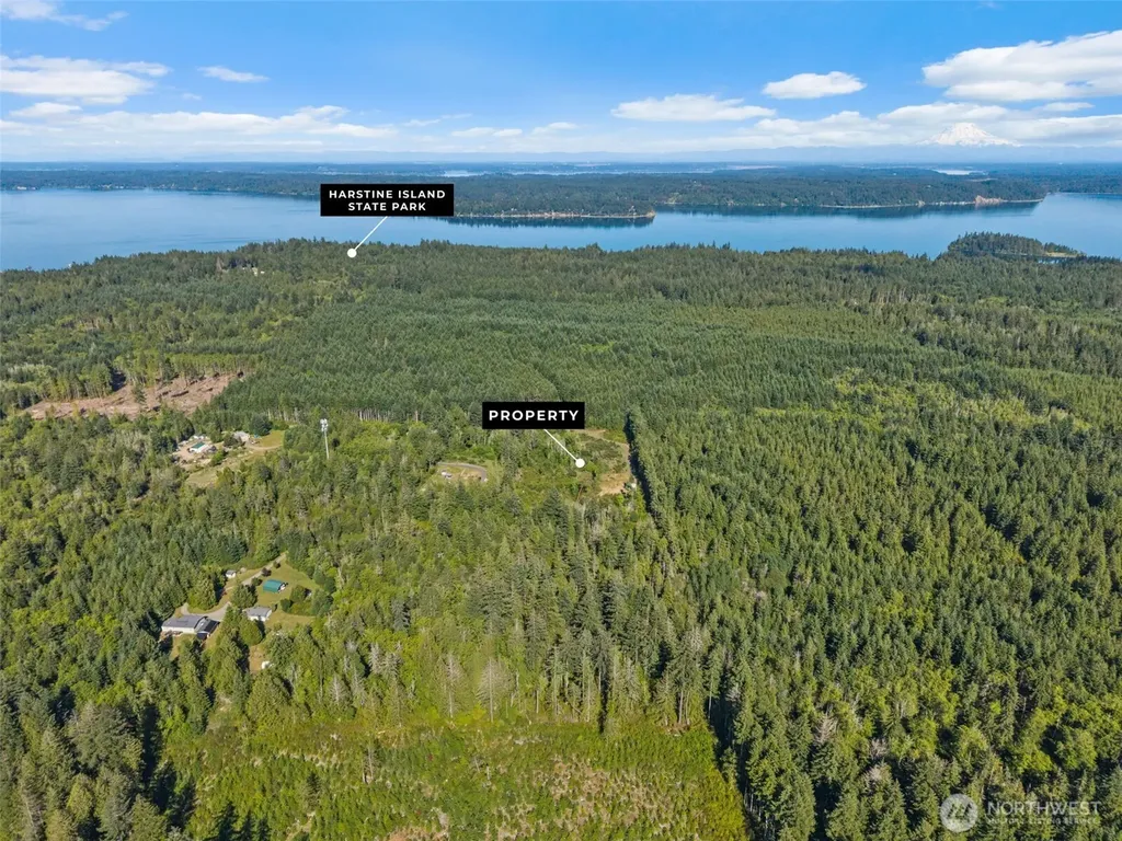 2561 E Harstine Island Road N Shelton WA 98584