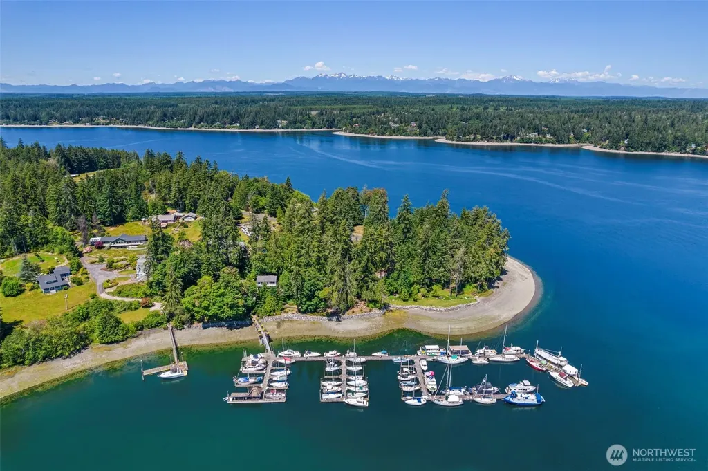 2561 E Harstine Island Road N Shelton WA 98584