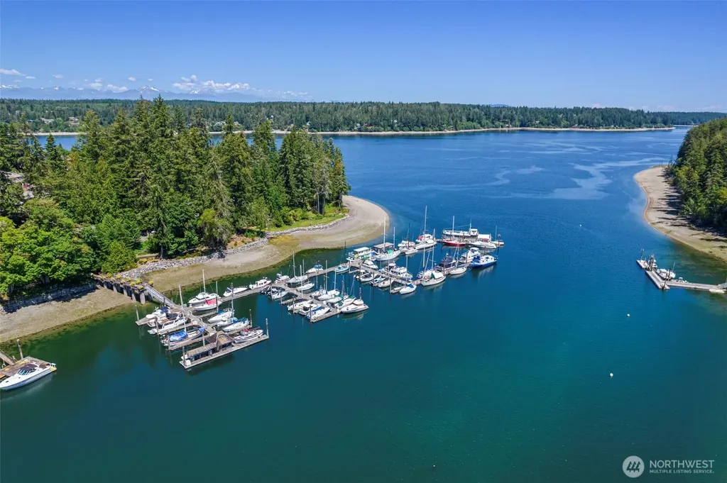 2561 E Harstine Island Road N Shelton WA 98584