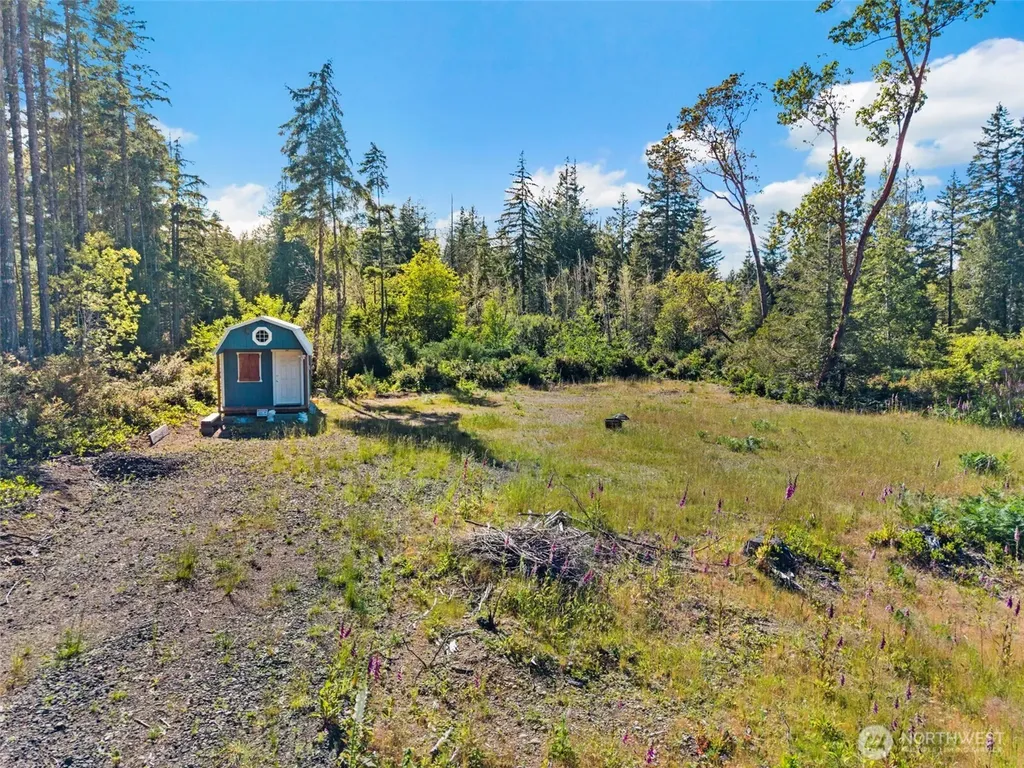2561 E Harstine Island Road N Shelton WA 98584