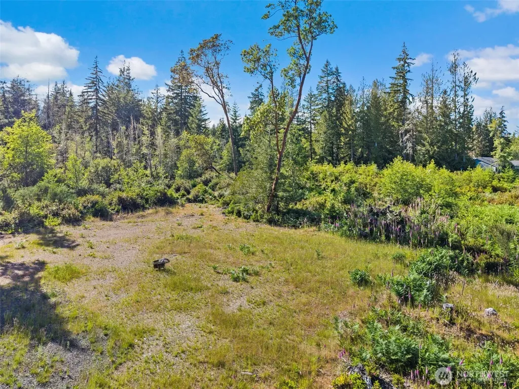 2561 E Harstine Island Road N Shelton WA 98584