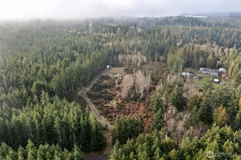 2561 E Harstine Island Road N Shelton WA 98584