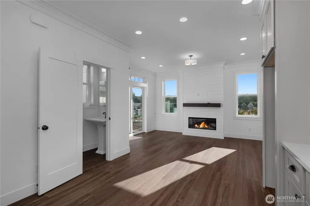 4 Springboard Street Pacific Beach WA 98571
