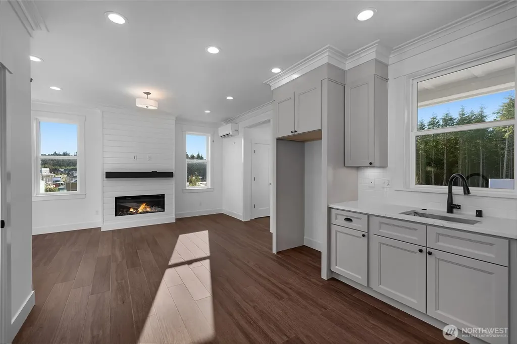 4 Springboard Street Pacific Beach WA 98571