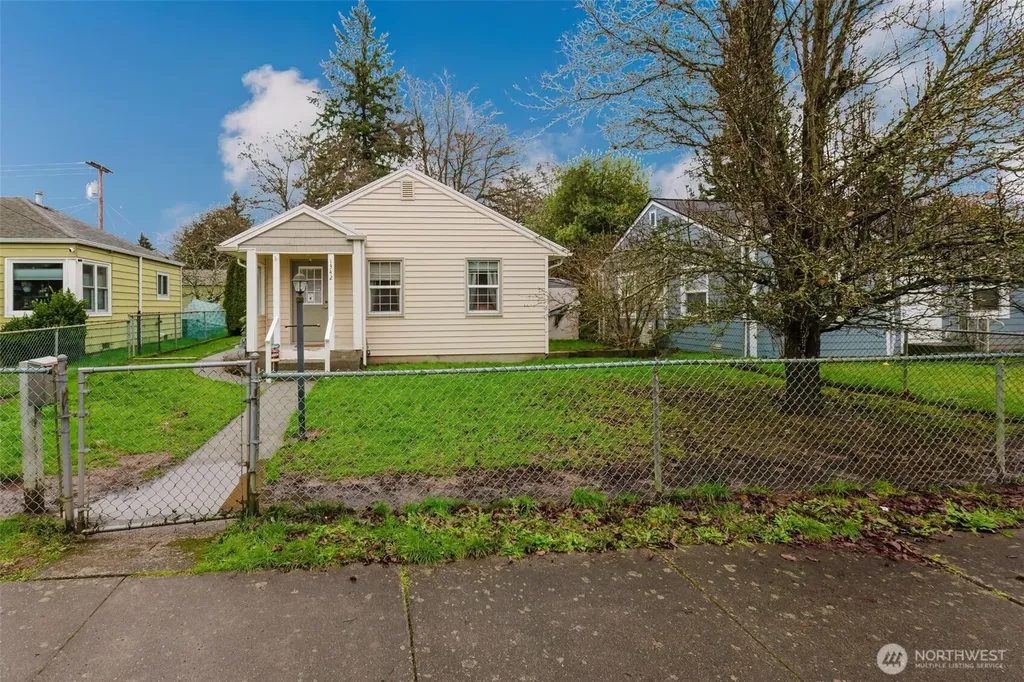 1342 N Montgomery Avenue Bremerton WA 98312