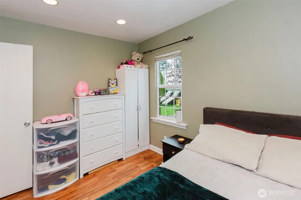 1342 N Montgomery Avenue Bremerton WA 98312