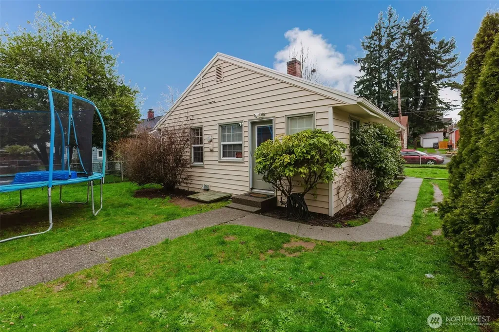1342 N Montgomery Avenue Bremerton WA 98312