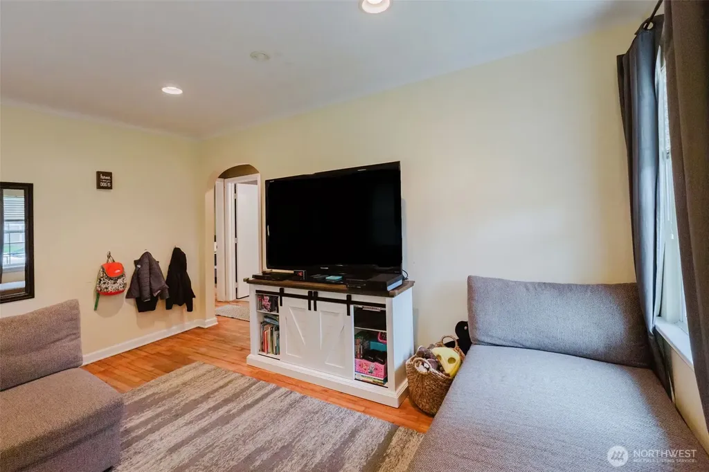 1342 N Montgomery Avenue Bremerton WA 98312