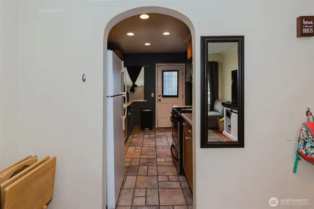1342 N Montgomery Avenue Bremerton WA 98312