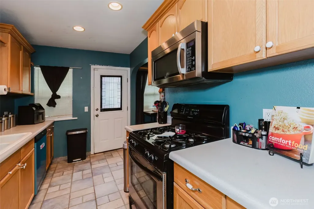 1342 N Montgomery Avenue Bremerton WA 98312