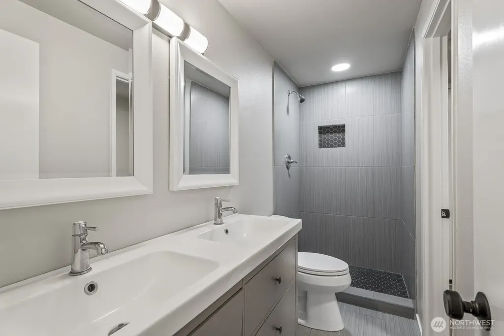 5110 NW Sammamish Road Issaquah WA 98027
