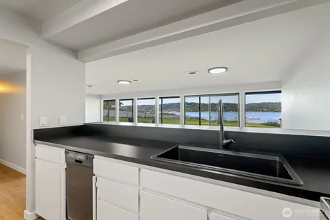 5110 NW Sammamish Road Issaquah WA 98027