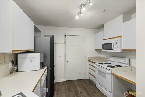 21920 42nd Avenue S Kent WA 98032