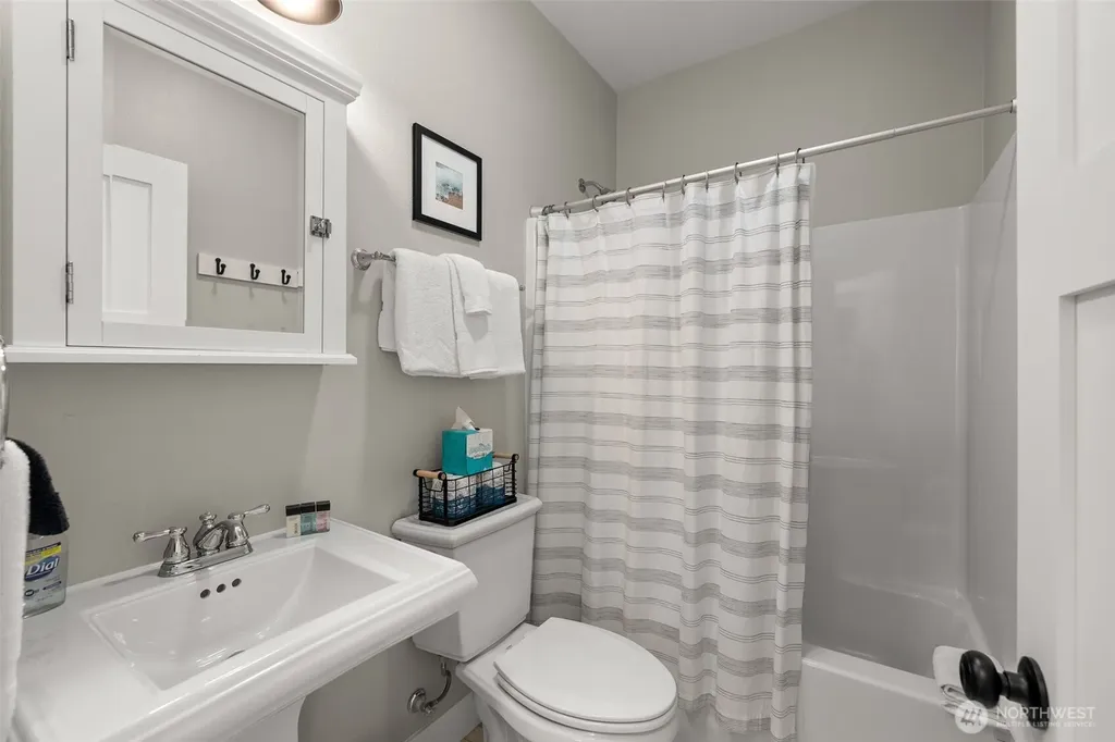 37 Elk Creek Loop Pacific Beach WA 98571