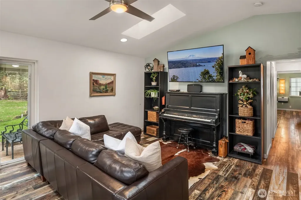 11807 322nd Avenue NE Duvall WA 98019