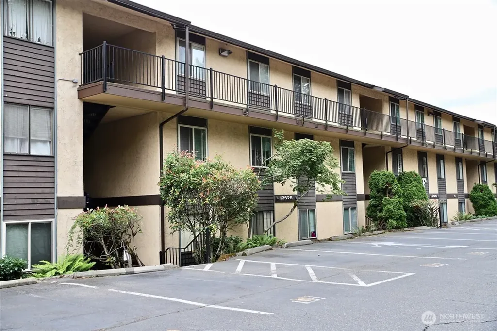 12611 NE 145th Place Kirkland WA 98034