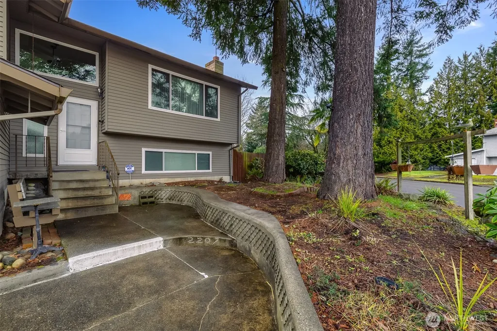 2207 Bremerton Avenue NE Renton WA 98059