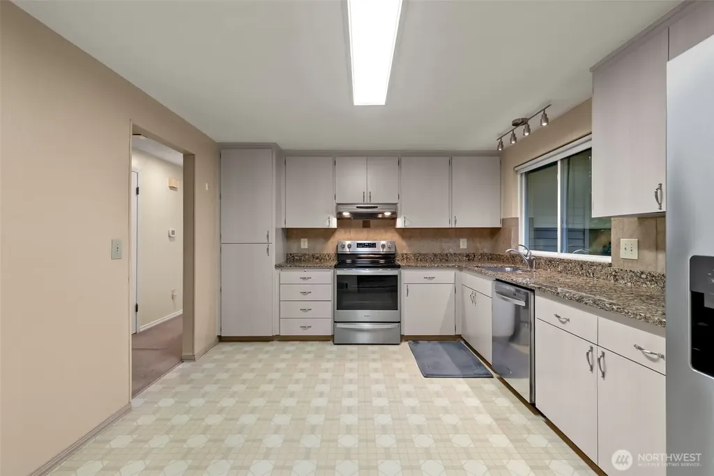 2207 Bremerton Avenue NE Renton WA 98059