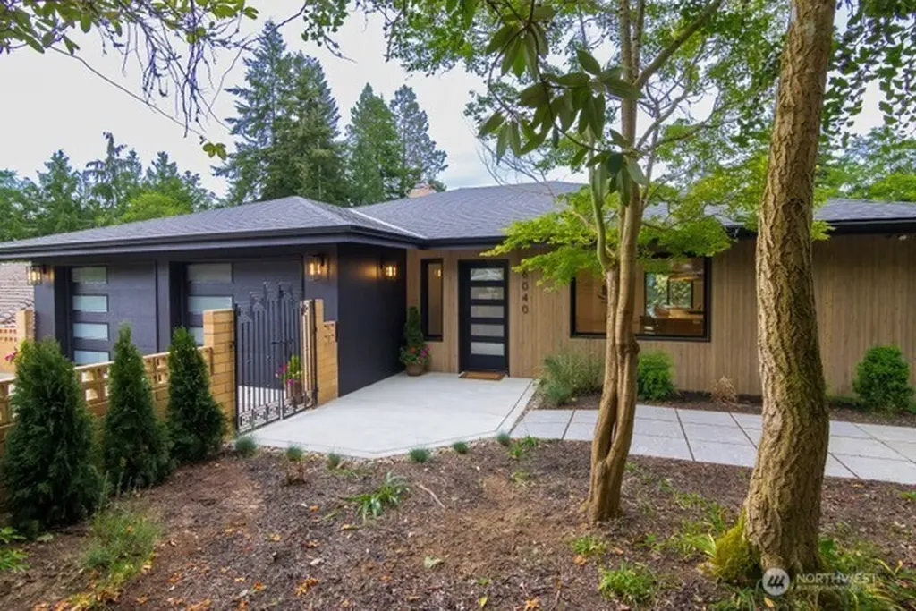 16040 36th Avenue NE Lake Forest Park WA 98155