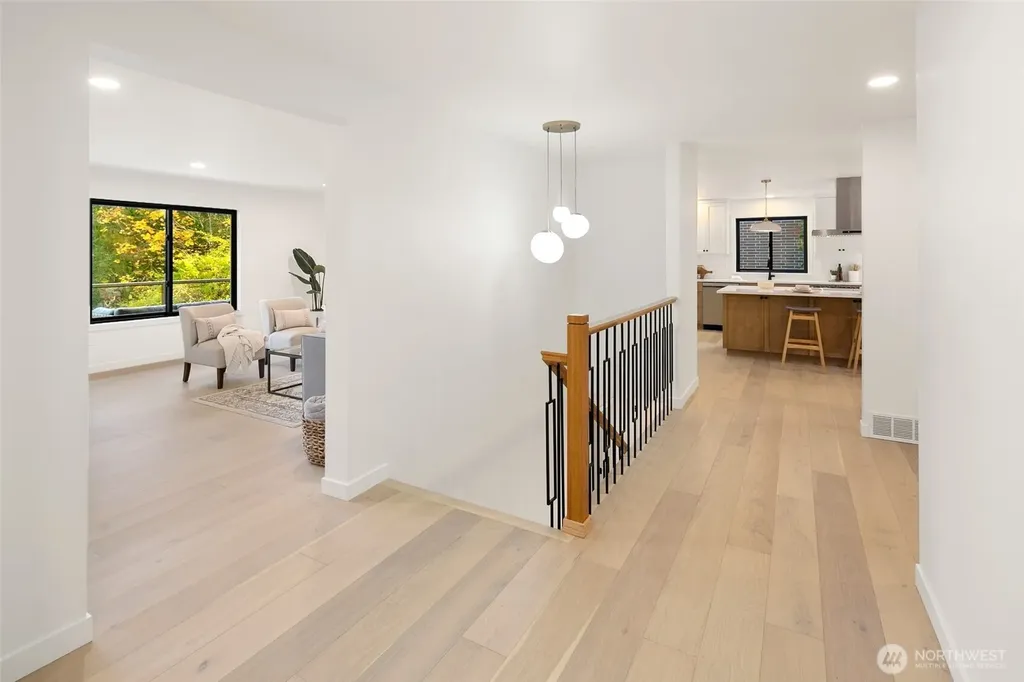 16040 36th Avenue NE Lake Forest Park WA 98155
