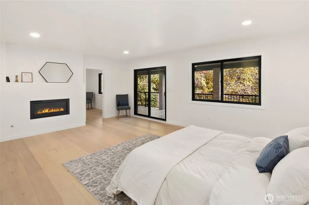 16040 36th Avenue NE Lake Forest Park WA 98155