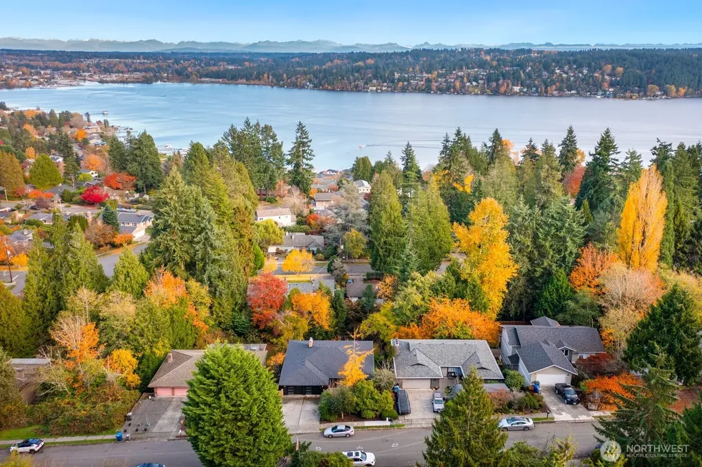 16040 36th Avenue NE Lake Forest Park WA 98155
