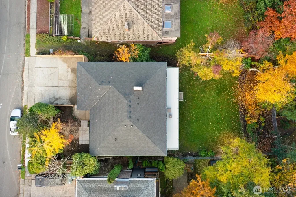 16040 36th Avenue NE Lake Forest Park WA 98155