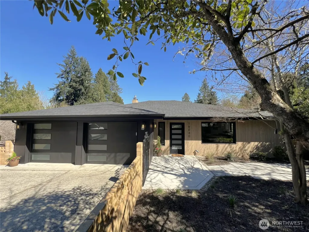 16040 36th Avenue NE Lake Forest Park WA 98155