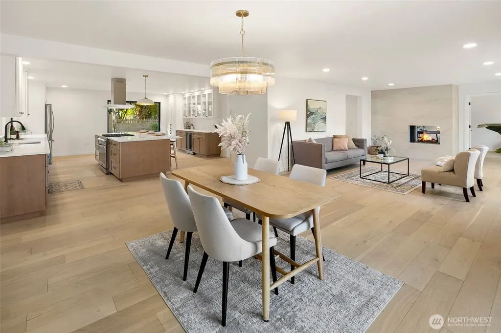 16040 36th Avenue NE Lake Forest Park WA 98155
