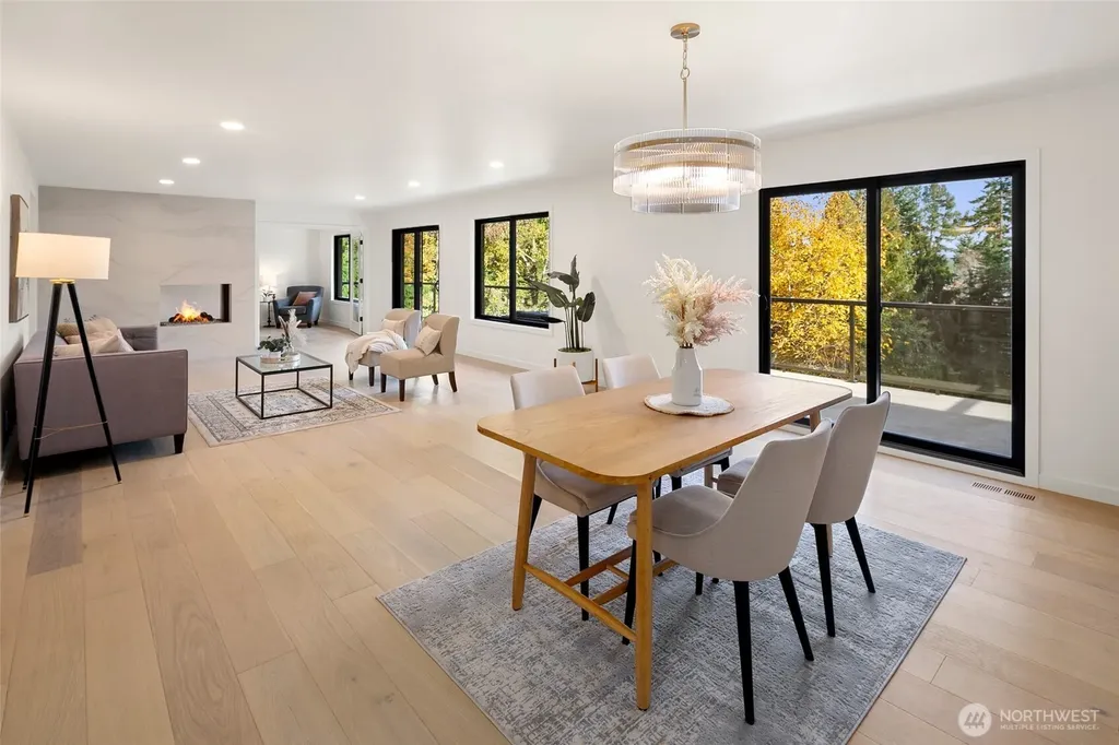 16040 36th Avenue NE Lake Forest Park WA 98155