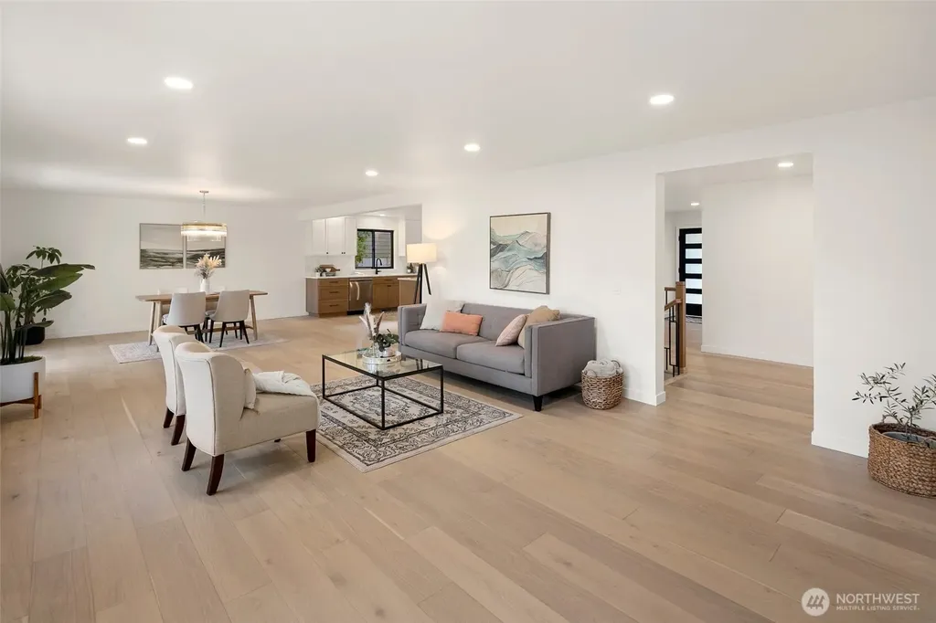 16040 36th Avenue NE Lake Forest Park WA 98155