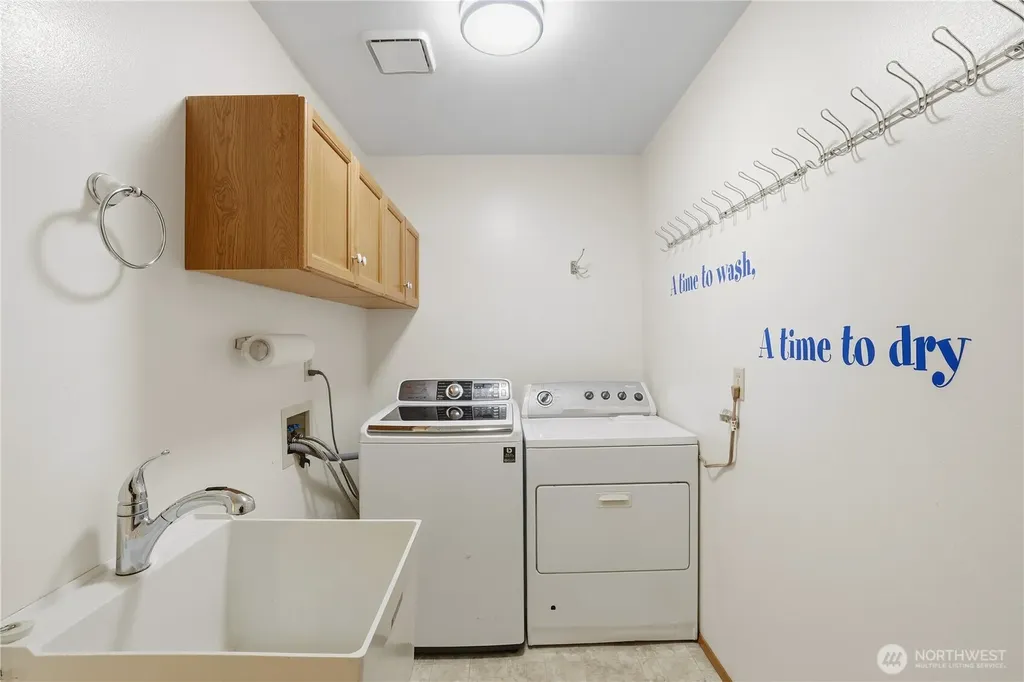 4642 SE Parsons Green Court Port Orchard WA 98367