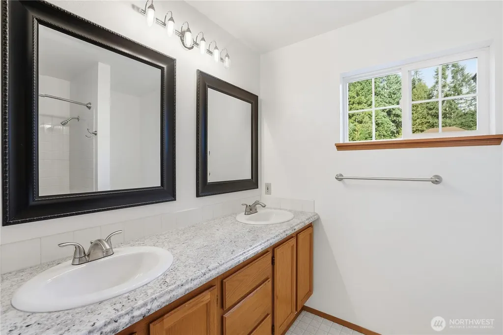4642 SE Parsons Green Court Port Orchard WA 98367