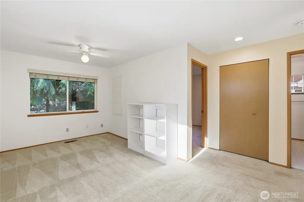 4642 SE Parsons Green Court Port Orchard WA 98367