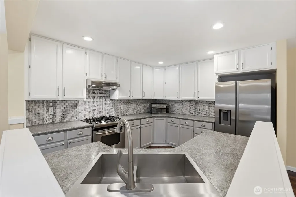 4642 SE Parsons Green Court Port Orchard WA 98367