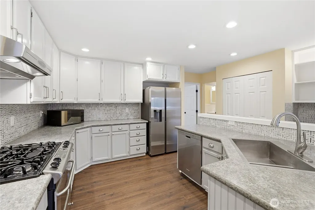 4642 SE Parsons Green Court Port Orchard WA 98367