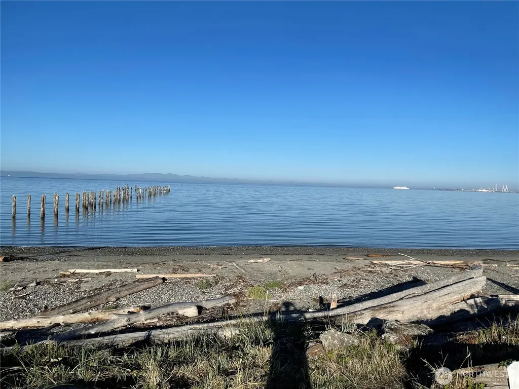 1334 Gulf Road Point Roberts WA 98281